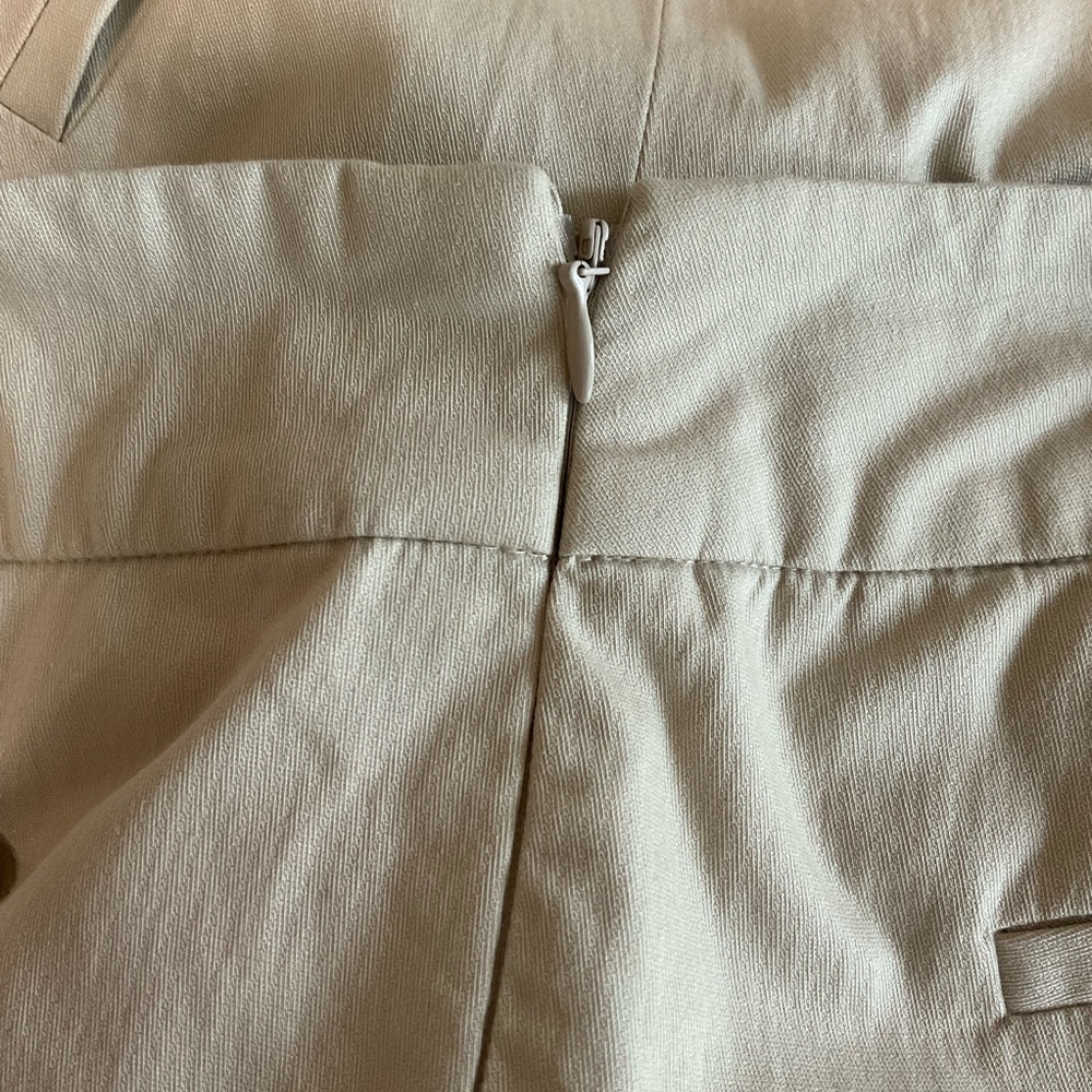 Cache Button Front Shorts - Picture 6 of 10